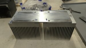 DIY - Peltier Cooler. Mounting of the contact surface plate to the heatsinks.